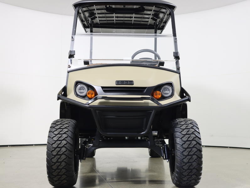 Lifted gas golf cart with 6 inch lift